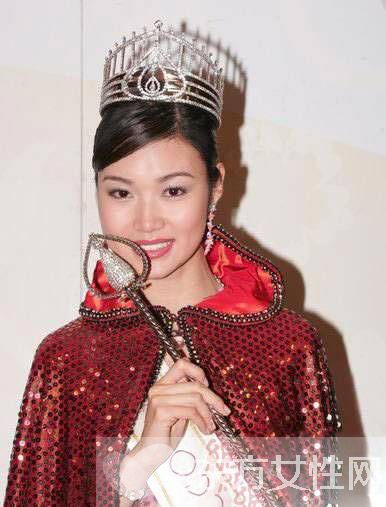 赵薇老公前女友叶翠翠图片 整容前后照遭吐槽变化惊人