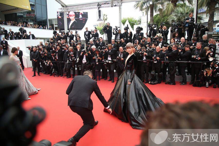 李宇春富豪男朋友煤老板照片 李宇春罕见婚纱照曝光