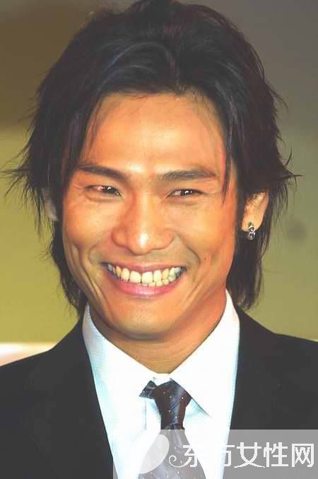 杜德伟迎娶26岁小女友 梁朝伟钟镇涛等巨星纷纷到场助阵