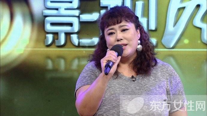李菁菁为什么离婚 一见钟情却遭出轨婚变险自杀
