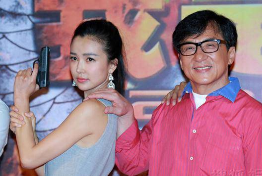  龙女郎 姚星彤透视门事件 姚星彤整容对比照遭扒