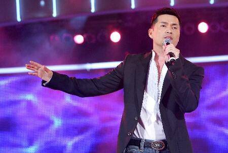 吕良伟第三任妻子杨小娟背景惊人 杨小娟的父亲是谁