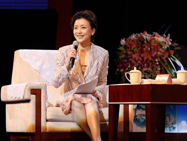 杨澜老公吴征简介曝光 节目中遭老公高调示爱