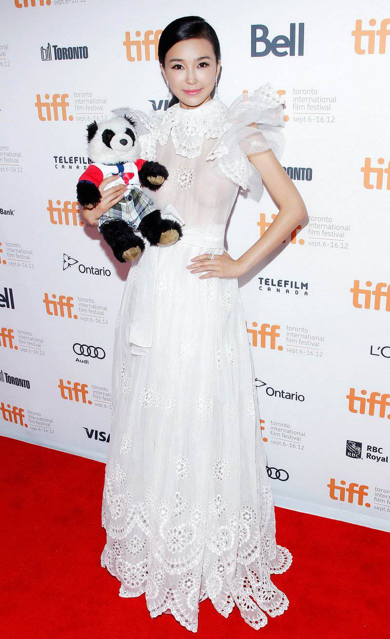  龙女郎 姚星彤透视门事件 姚星彤整容对比照遭扒