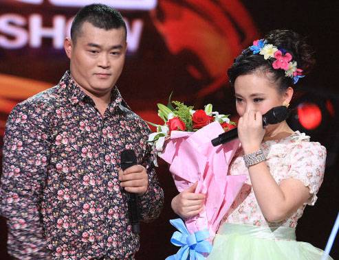 丫蛋老公王金龙有才却不红 为了填饱肚子全家人捡破烂