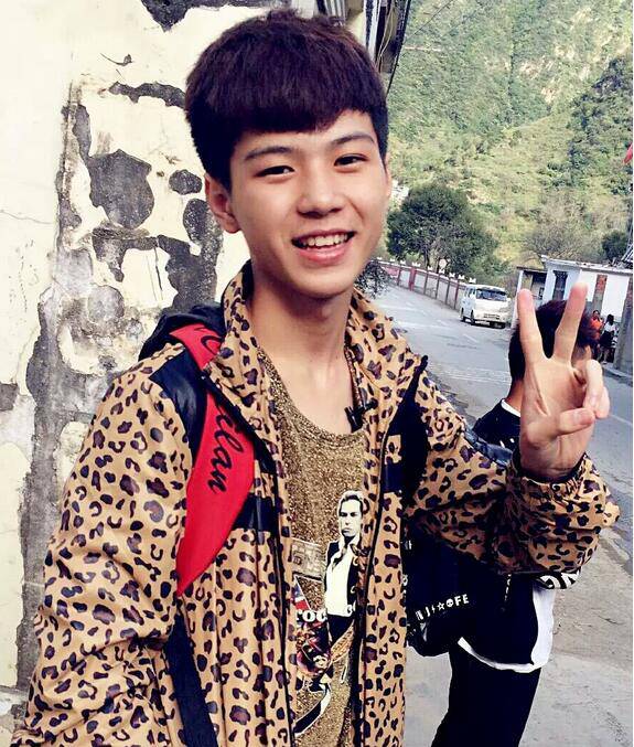 变形记最帅主人公杨桐照片 叛逆少年变学霸的成功逆袭