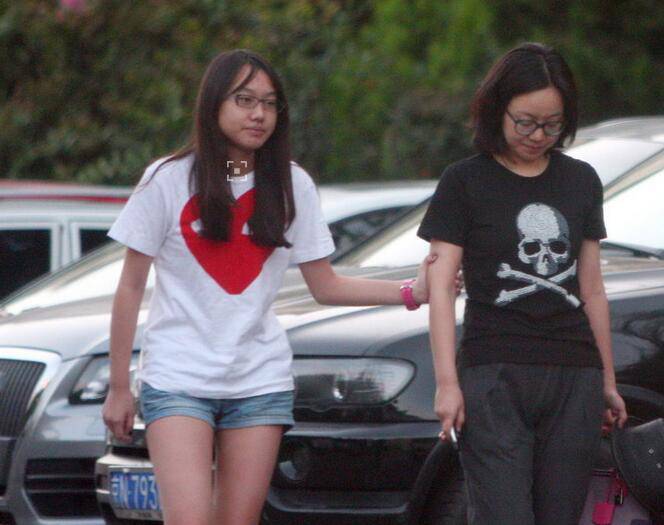 闫妮前夫个人资料遭扒 18岁女儿元元近照曝光