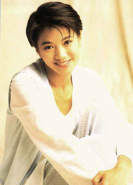 袁咏仪承认年轻时被包养 老公张智霖竟说出了这些话