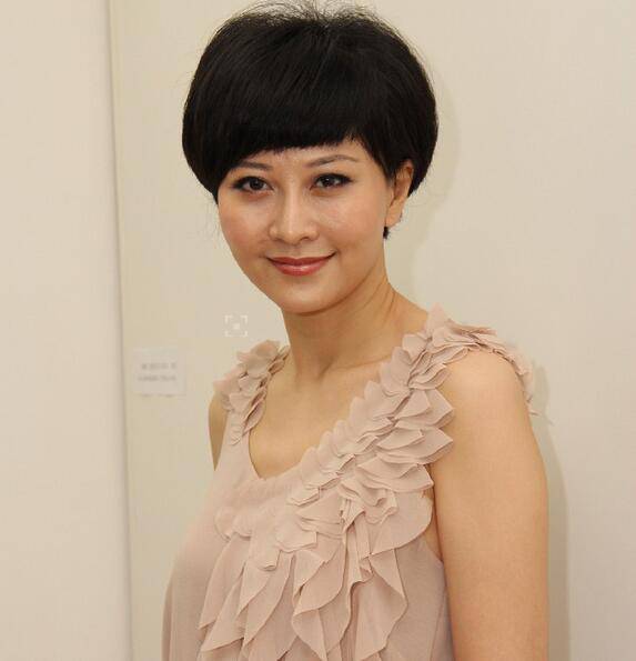 49岁亚视一姐朱慧珊富豪老公背景曝光