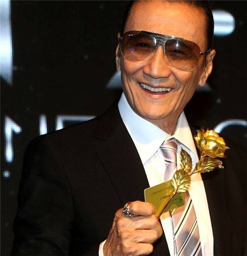 谢贤个人资料曝光 谢贤女友coco相差49岁上演经典 忘年恋