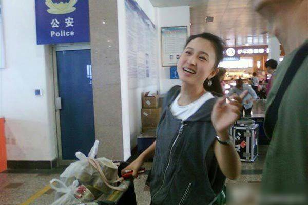 主持人张蕾的老公王吉才背景资料 张蕾发福疑似怀孕