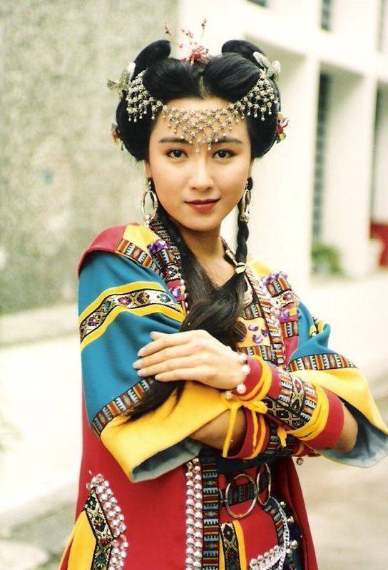 袁洁莹老公是谁 袁洁莹遭同性恋人抛弃