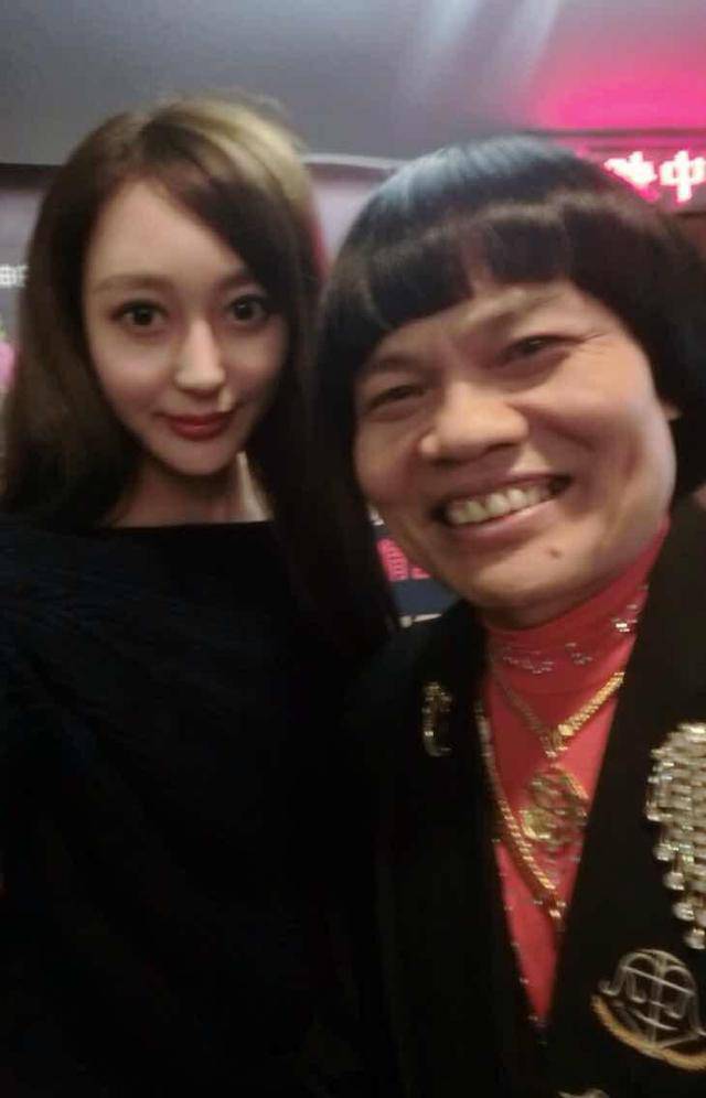 香港著名丑星叶竟生老婆照片 叶竟生被老婆控诉包二奶藏艳照