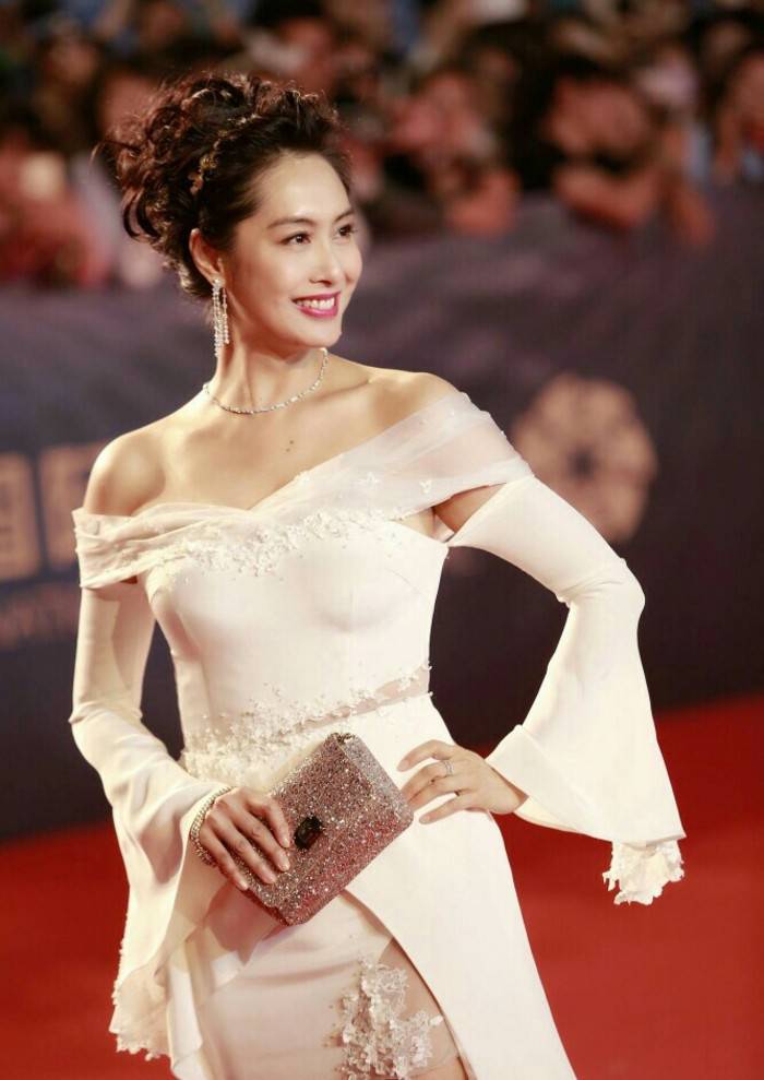 朱茵的3极电影片称被骗了 朱茵告白黄贯中网友纷纷祝福