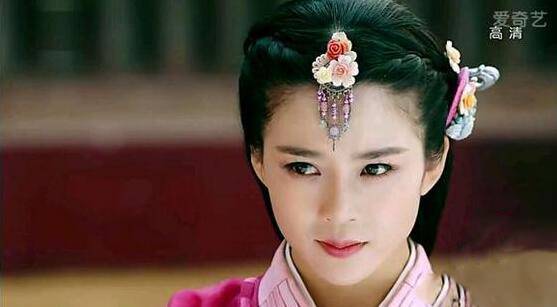 她也是中戏校花 却怎么也红不起来