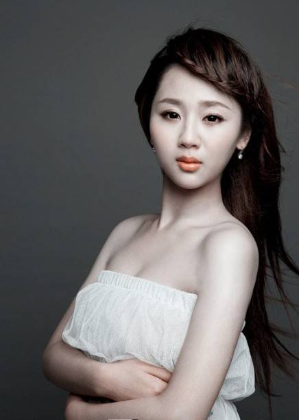 《家有儿女》杨紫几岁了 杨紫整容成撞脸王