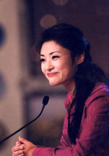 央视主持人周涛简历 主持人周涛老公路云照片