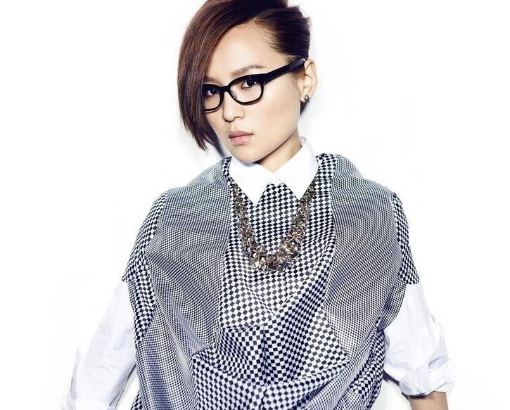 周笔畅个人资料背景 揭周笔畅整容前后对比照