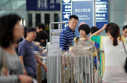 揭杨雪个人资料背景 老公女儿罕见照遭曝光