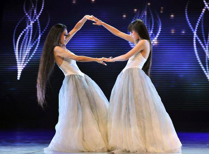 小彩旗老公是谁 杨丽萍外甥女小彩旗成名之路大揭秘