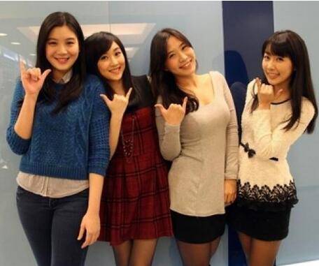 双双出轨 九把刀承认偷食台湾女主播周亭羽