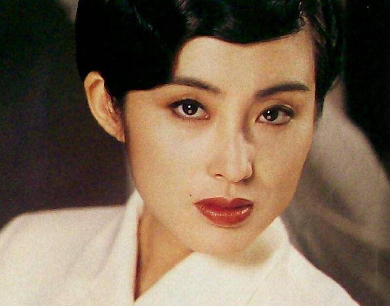 张敏激情三级片遭扒 全裸浴缸露奶剧照曝光