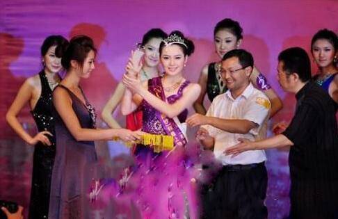 她也是中戏校花 却怎么也红不起来