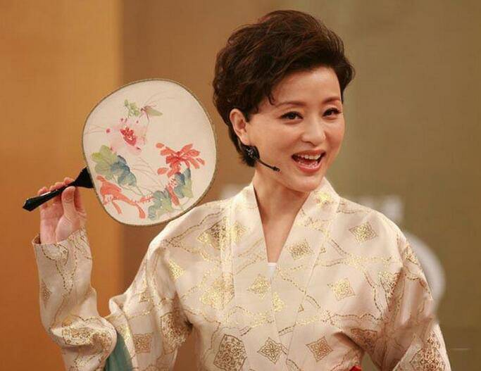 杨澜老公吴征简介曝光 节目中遭老公高调示爱