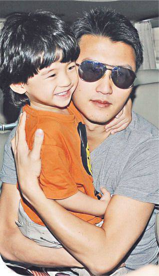 谢霆锋儿子被鉴定非亲生 曝谢霆锋遭小儿子拒见