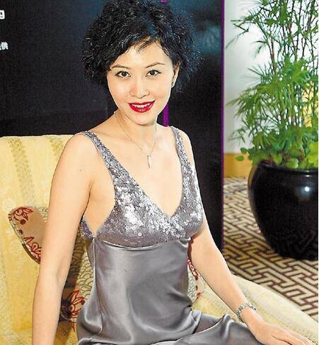 49岁亚视一姐朱慧珊富豪老公背景曝光