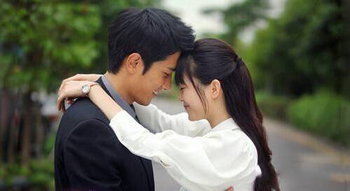 她也是中戏校花 却怎么也红不起来