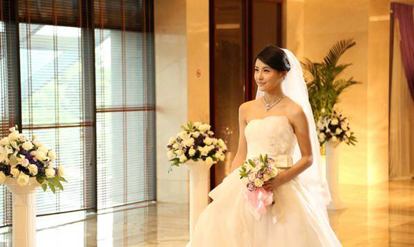 张晓龙妻子照片曝光  温太医 张晓龙否认与陈思斯恋爱