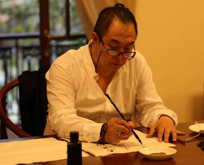 张铁林个人资料 现任老婆是谁女儿张月亮生活照曝光