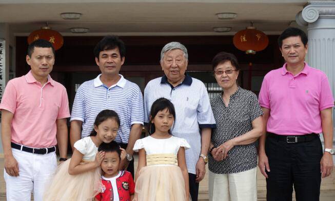 阎肃夫人李文辉个人资料曝光 揭阎肃去世细节