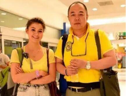 张铁林个人资料 现任老婆是谁女儿张月亮生活照曝光