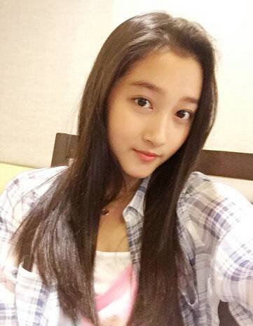 一仆二主杨树苗扮演者关晓彤资料 揭关晓彤惊人家庭背景