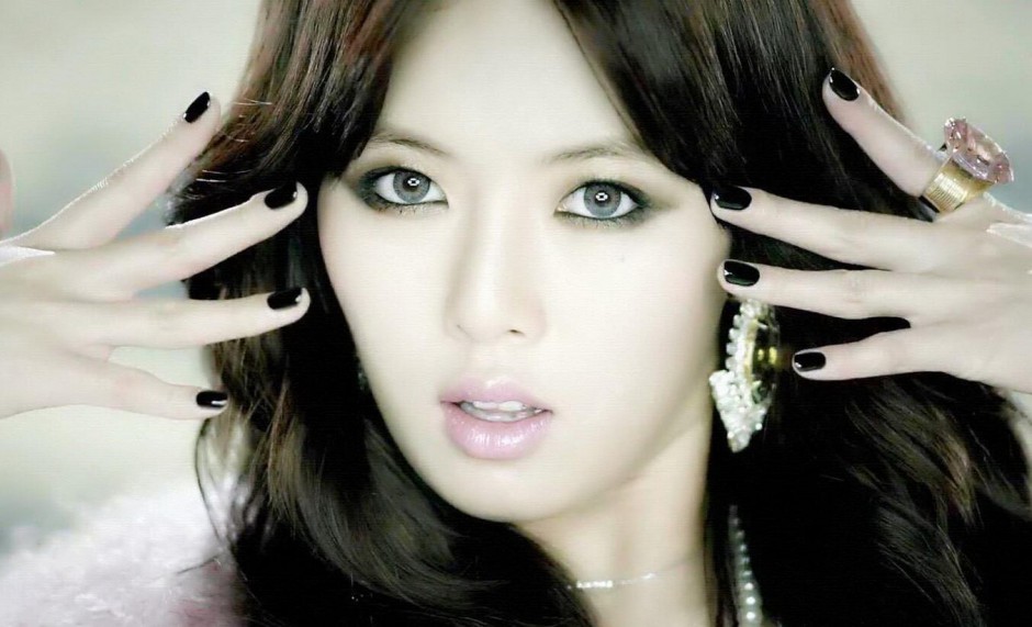 泫雅小短裙事件图片全套 热舞春光乍泄被批无下限