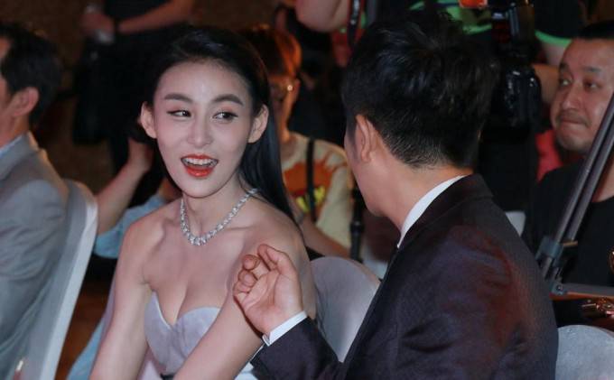 张晓龙妻子照片曝光  温太医 张晓龙否认与陈思斯恋爱