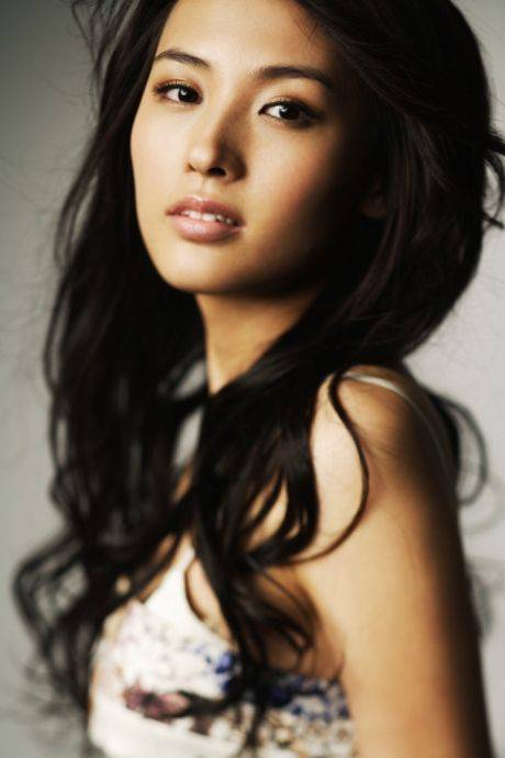 郑罗茜个人资料  领家御姐 郑罗茜蛮腰细腿被赞好身材