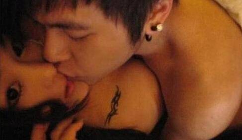 揭张馨予的乳有多大 疯狂床照曝光裸胸诱惑无下限