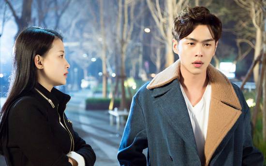 张若昀的父亲是谁 曝张若昀家庭背景惊人