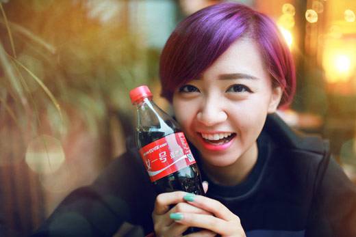 张恋歌陌陌人气高登《我是歌手踢馆》舞台 超强唱功粉丝破十万