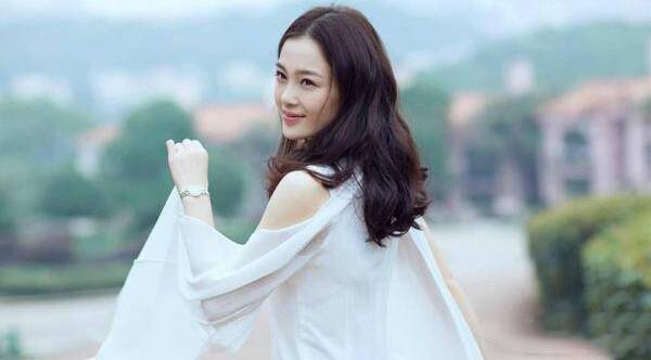 她也是中戏校花 却怎么也红不起来