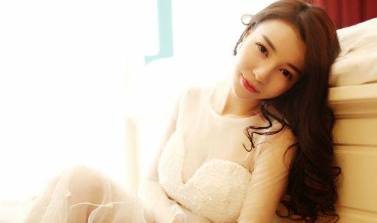 周文羽整容照对比 周文羽微博晒大量性感私房照