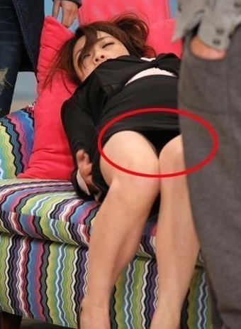 柳岩的胸被强摸图片曝光 柳岩走光图片大合集