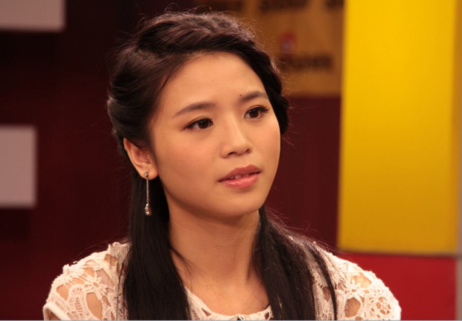 黄英微博曝浪漫求婚经过 述求婚时两人一起洗澡