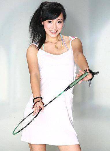 何炅究竟多大了 揭秘何炅王菁恋史及结婚照