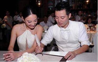 郑希怡老公个人资料 曝掉抹胸事件经过