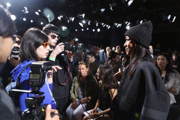 吉克隽逸演唱的《halo》原唱是谁