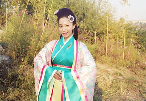 殷旭微博晒与章子男合影庆周年日 殷旭个人资料